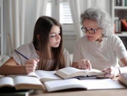 Lakukan Kebiasaan Ini Jika Ingin Tetap Cerdas dan Pintar di Usia Tua, Tak akan Pikun