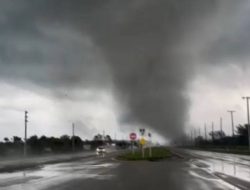 Jadi yang Terparah Dalam 1 Abad, Badai Milton Hantam Florida, Ratusan Rumah Rusak