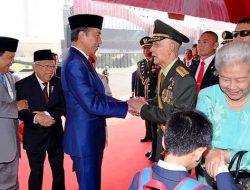 Ini Respon Istana Terkait Viral Jokowi Tak Salami Wapres ke-6 Try Sutrisno