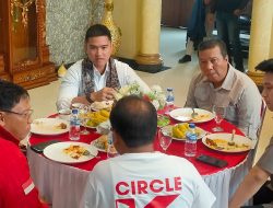 Tiba di Jambi Kaesang Langsung Sapa Romi Hariyanto. Beri Dukungan di Pilgub Jambi 2024