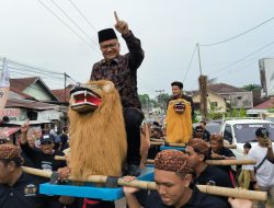 Hadiri HUT Puja Kusuma, Maulana Berkomitmen Dukung Kegiatan Seni Dan Budaya
