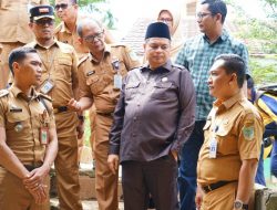 Tindaklanjuti Tembok Longsor di SMPN 22, Ketua DPRD Kemas Faried Pastikan RAB Pembangunan Turap