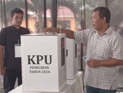 Pilgub Jambi 2024, Cagub Romi Hariyanto Nyoblos di TPS 004 Bersama Keluarga di Tanjabtim