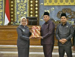 Sepakati Ranperda APBD Kota Jambi Tahun 2025, Pj Wali Kota Apresiasi Kinerja Banggar DPRD dan TAPD Kota Jambi