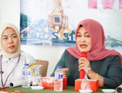 Syofni Herawati Anggota DPRD Kota Jambi Memberikan Masukan di Musrenbang Tingkat Kelurahan di Kecamatan Kota Baru