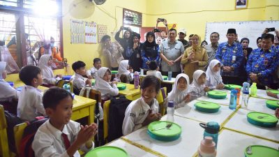 Pj Walikota Jambi Pantau Pelaksanaan Hari Pertama Program MBG