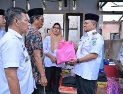 Kunjungi Korban Kebakaran, Wali Kota Maulana Sampaikan Duka dan Salurkan Bantuan Tanggap Darurat
