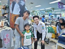 Sambut Lebaran, Wawako Diza Ajak Yatim dan Dhuafa Belanja Bersama di Mall