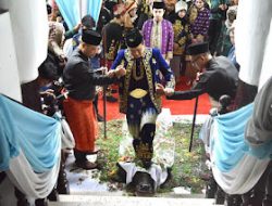 Dikukuhkan Sebagai Pemangku Adat Melayu Kota Jambi, Wali Kota Maulana Akan Memperkuat Keberadaan Hukum Adat