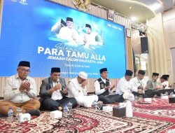 Wali Kota Maulana Lepas 660 Calon Jamaah Haji Kota Jambi: “Jadikan Momen Ini Perjalanan Rohani dan Perbaikan Diri”