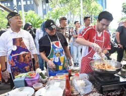 Serunya! Maulana Diza Ikut Lomba Masak Nasi Goreng Bahagia Antar OPD di HUT Kota Jambi 