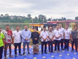 Dukung Wisata Danau Sipin, KFA Serahkan Dermaga Apung ke Warga