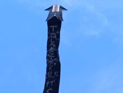 Protes StockPile PT SAS Mengudara di Festival Layang-Layang Perdana Kota Jambi