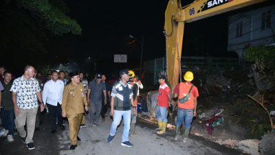 Wali Kota Maulana Tinjau Pengerjaan Drainase di Kawasan Pasar Terpanjang Dunia 