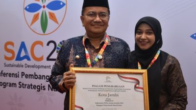 Wali Kota Jambi Terima Penghargaan Terbaik 2 Nasional Pada I-SIM Award 2025