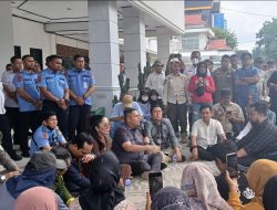 Tak Mau Janji Kosong, Ribuan Warga Kepung DPRD Tekan Pembentukan Pansus Zona Merah