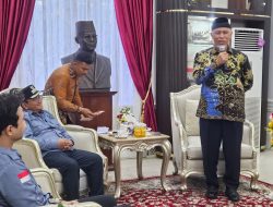 Wako Maulana dan Wawako Diza Serahkan Bantuan Lansung ke Sumbar