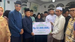 Wali Kota Maulana Serahkan Santunan Kematian untuk Tiga Ketua RT di Kota Jambi