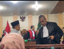 Terdakwa Korupsi PJU Kerinci Menangis Minta Dibebaskan  Sebut Tak Terima Uang dan Istri Lagi Sakit Tumor