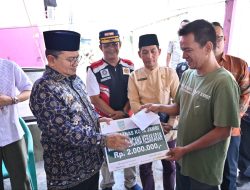 Saat Rumah Jadi Arang, Maulana Datang Bawa Kepedulian untuk Korban Kebakaran