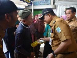 Jelang Idul Adha 2026, Wali Kota Maulana Buka Operasi Pasar Murah di Paal Merah