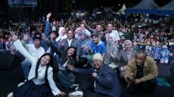 Maulana-Diza Tumpah Ruah Bersama Ribuan Masyarakat Jambi di Acara Malam Hiburan Rakyat