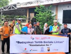 Polda Jambi Salurkan 1.000 Paket Sembako, Jurnalis Ikut Berbagi dalam Rangka Hari Bhayangkara ke-80