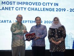 WWF Apresiasi Aksi Iklim Kota Jambi, Maulana Terima Penghargaan The Most Improved City