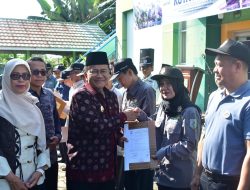 Maulana Serahkan Hasil Program Kampung Bahagia di Kelurahan Selamat, Warga Akui Manfaatnya Langsung Dirasakan