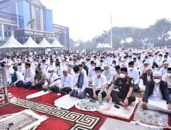 Pemkot Jambi Gelar Salat Istisqa Pagi Hari, Sore Hujan Guyur Kota Jambi Setelah Hampir Dua Bulan Kemarau