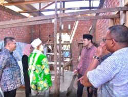 Diza Serahkan Bantuan Bedah Rumah, Tahun Ini 300 Rumah Warga Kota Jambi Ditargetkan Dibantu